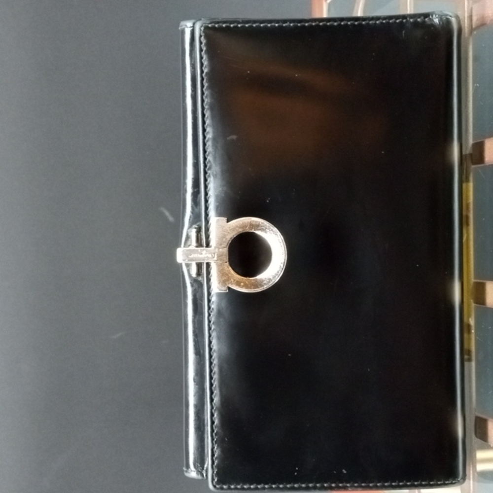AUTHENTIC FERRAGAMO VINTAGE BLACK LEATHER WALLET